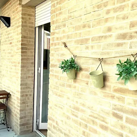 P064 - Porto Recanati, Comodo Trilocale Con Balcone A 50m Dal Mare *